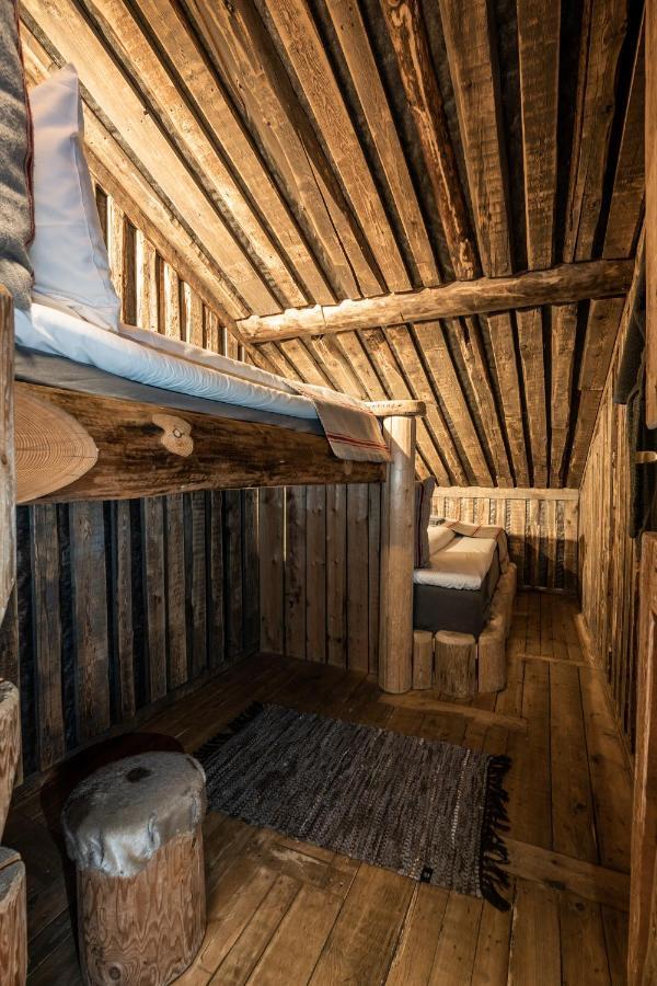 Basecamp Hotel Longyearbyen Dış mekan fotoğraf