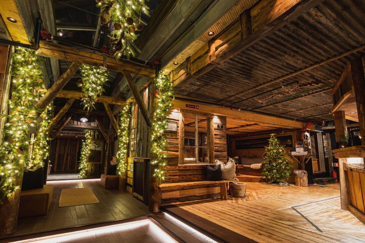 Basecamp Hotel Longyearbyen Dış mekan fotoğraf