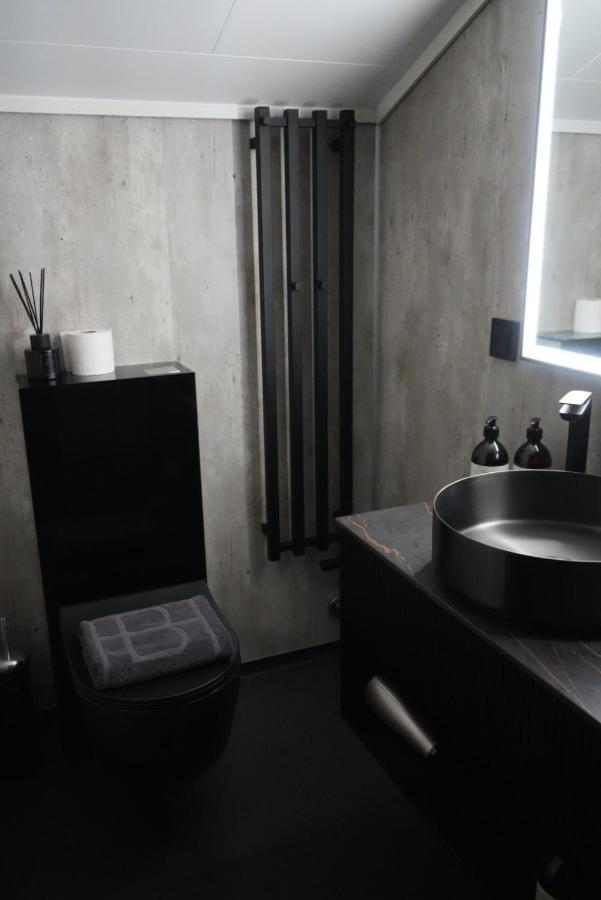 Basecamp Hotel Longyearbyen Dış mekan fotoğraf