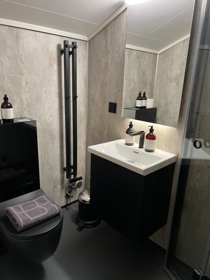 Basecamp Hotel Longyearbyen Dış mekan fotoğraf