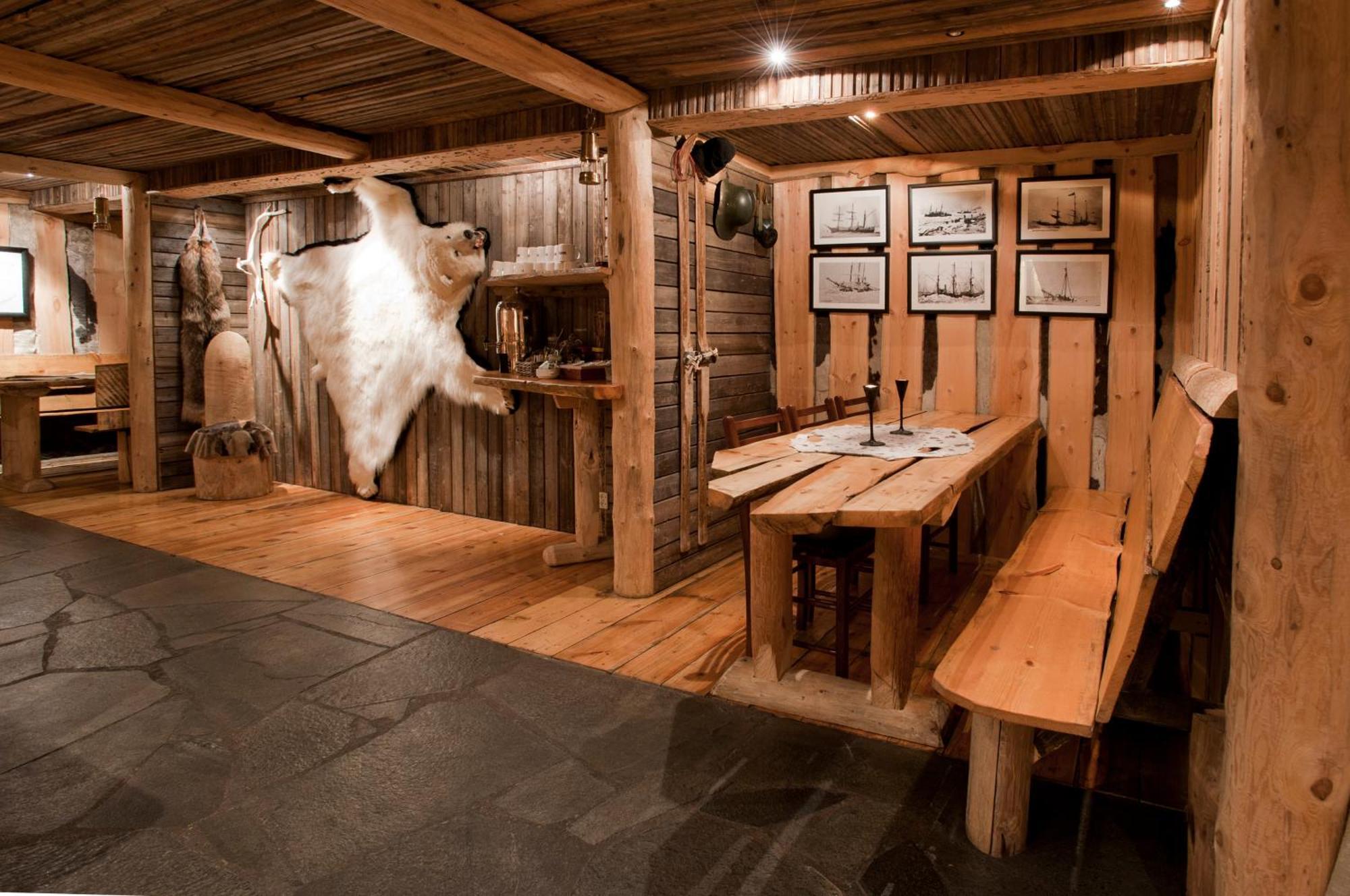 Basecamp Hotel Longyearbyen Dış mekan fotoğraf