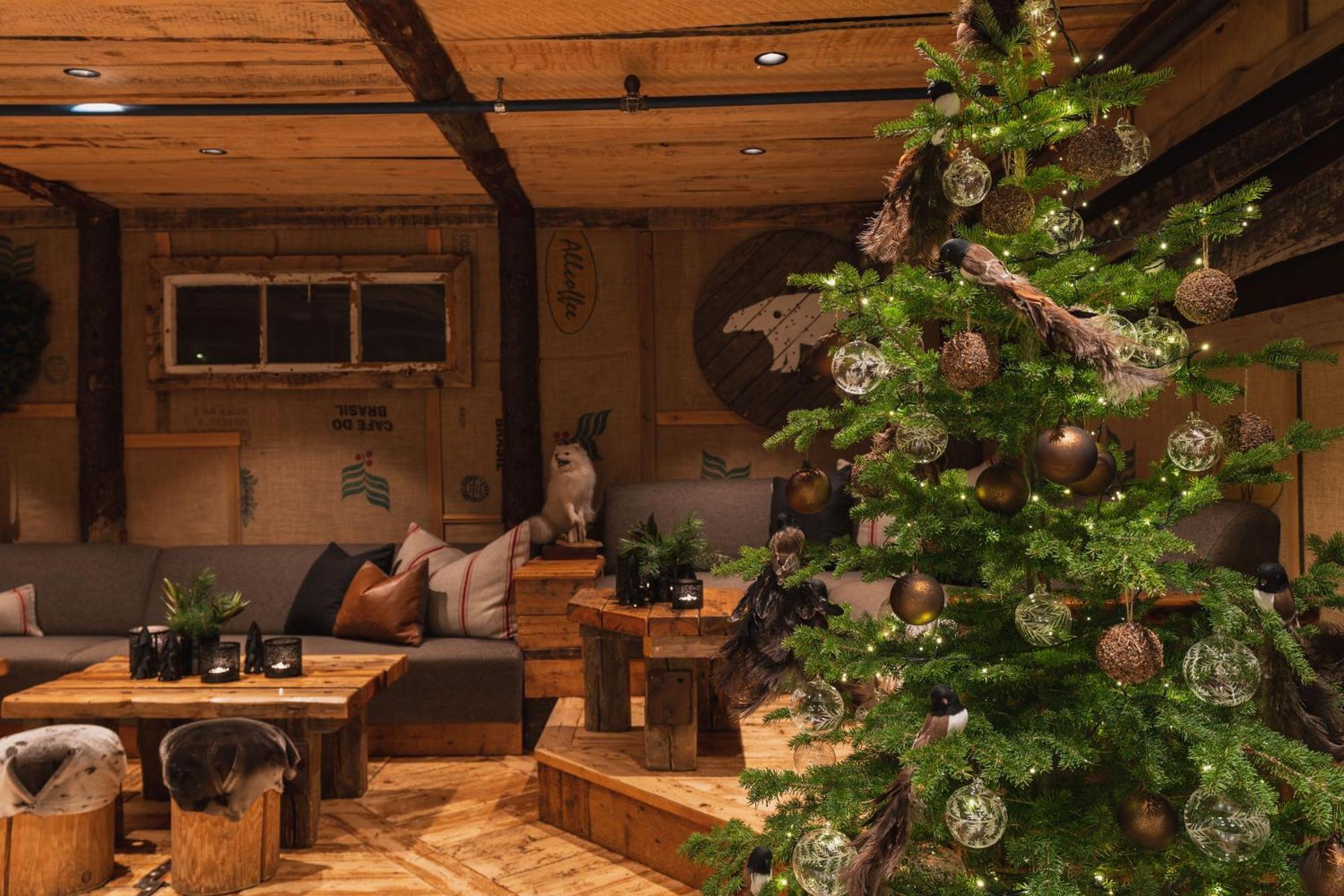 Basecamp Hotel Longyearbyen Dış mekan fotoğraf