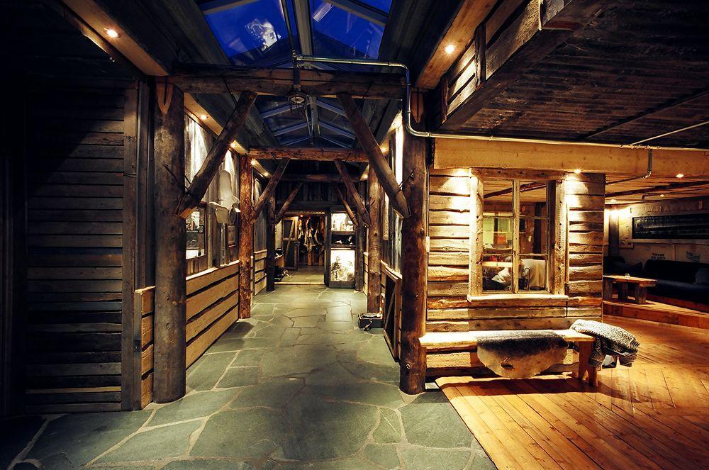 Basecamp Hotel Longyearbyen Dış mekan fotoğraf