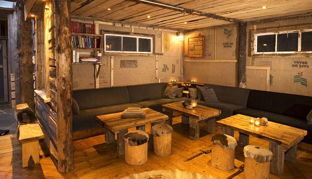 Basecamp Hotel Longyearbyen Dış mekan fotoğraf