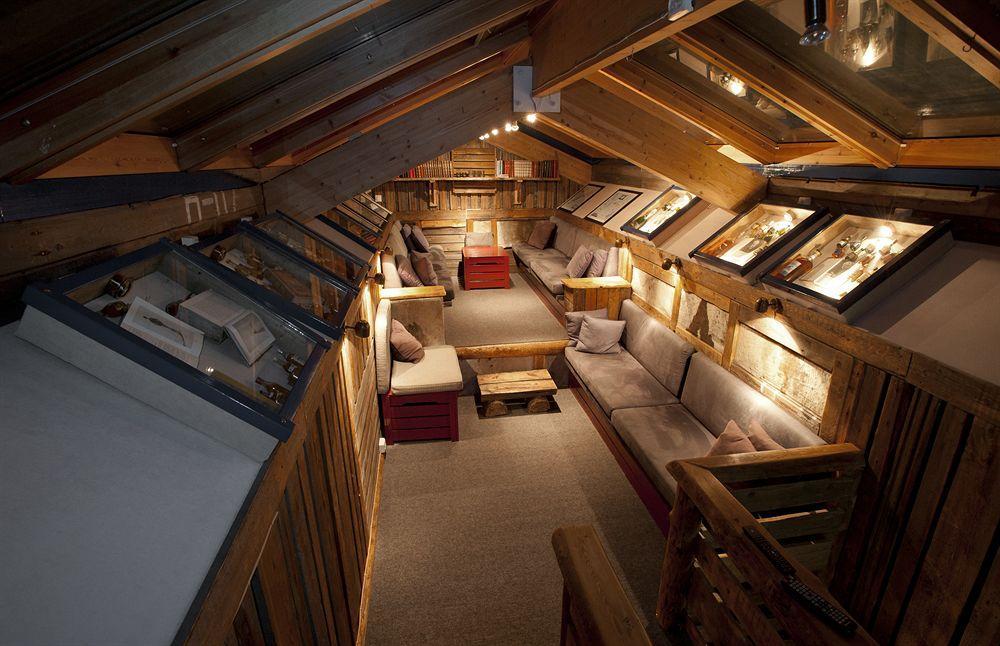 Basecamp Hotel Longyearbyen Dış mekan fotoğraf