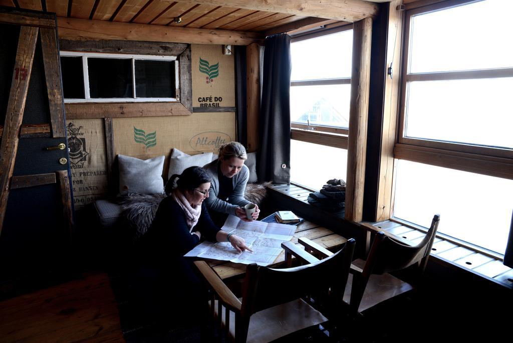 Basecamp Hotel Longyearbyen Dış mekan fotoğraf