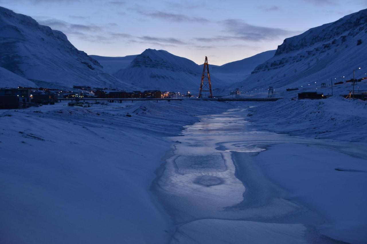 Basecamp Hotel Longyearbyen Dış mekan fotoğraf
